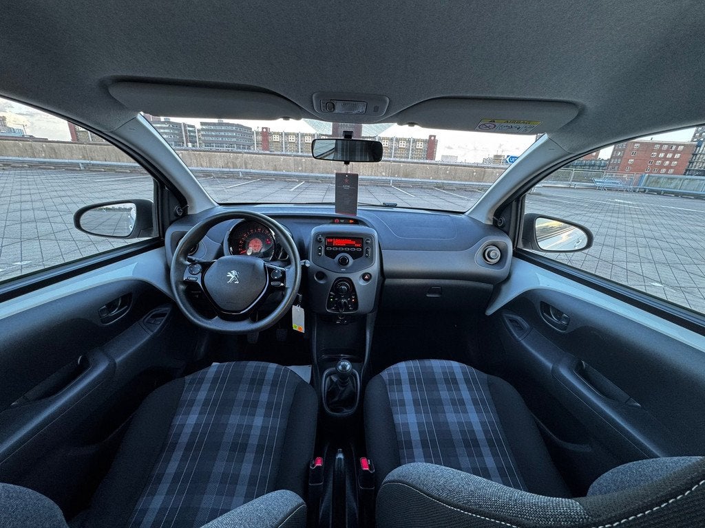 Peugeot 108 1.0 e-VTi Active AIRCO BT PARKEERSENSOR NAP, Auto's, Peugeot, Voorwielaandrijving, Stof, 4 stoelen, Wit