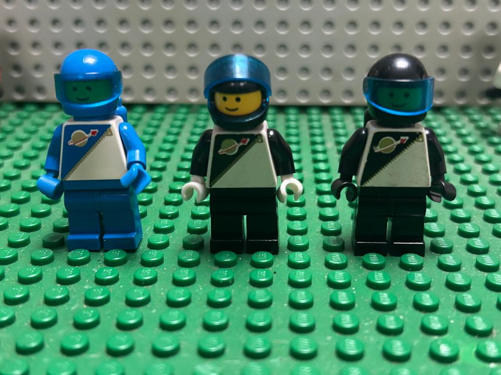 Lego Futuron Minifiguren - Blauw en Zwart Ruimtepak, Inclusief minifiguren, Gebruikt, Lego, Ophalen of Verzenden