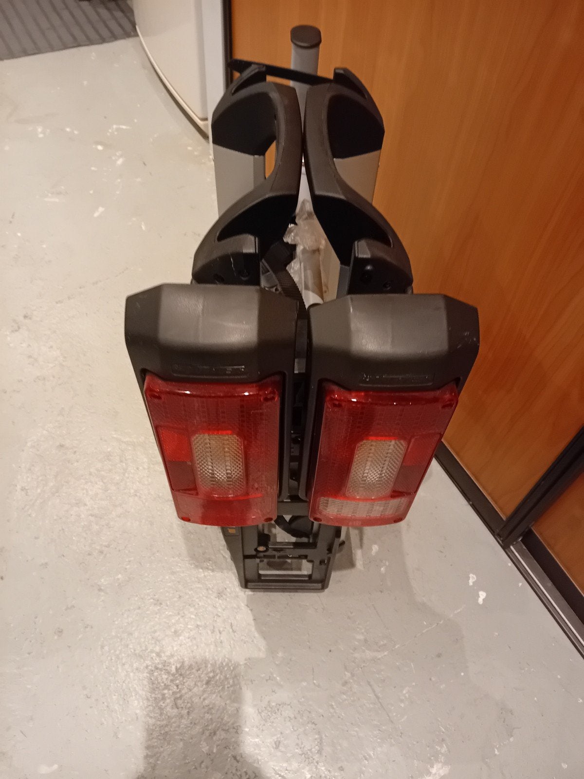 Movanext Lux fietsendrager, Ophalen, Zo goed als nieuw, Brede banden, 2 fietsen