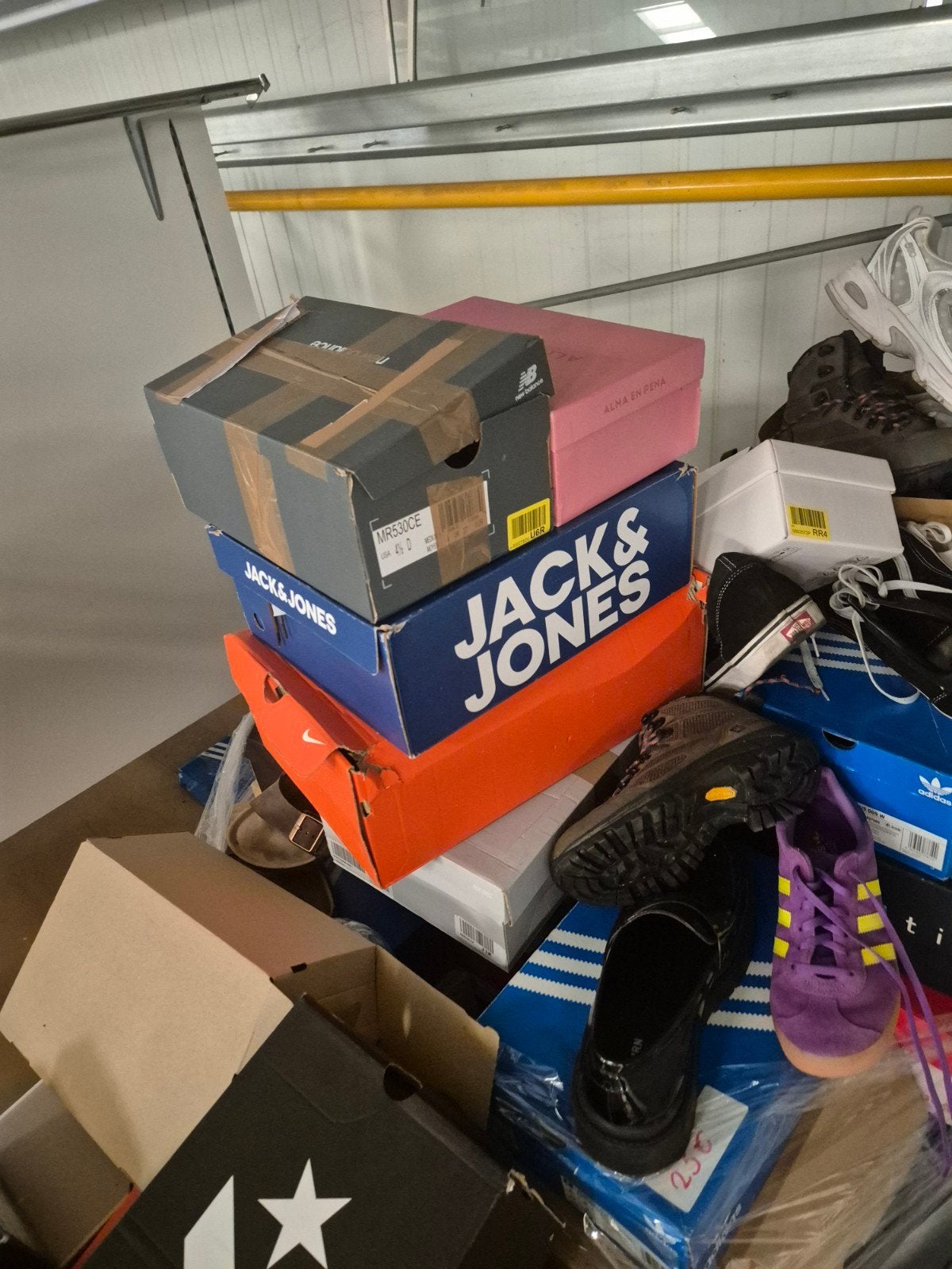 Mixpallet retourschoenen zalando, Ophalen