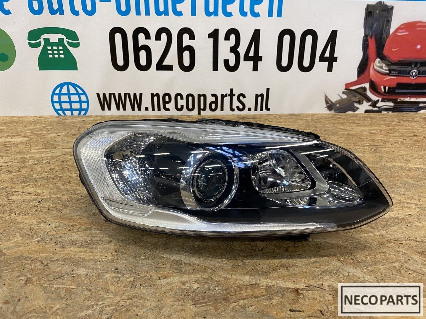 Volvo XC60 facelift xenon koplamp rechts 31420258 31420268, Gebruikt, -, -, Ophalen of Verzenden