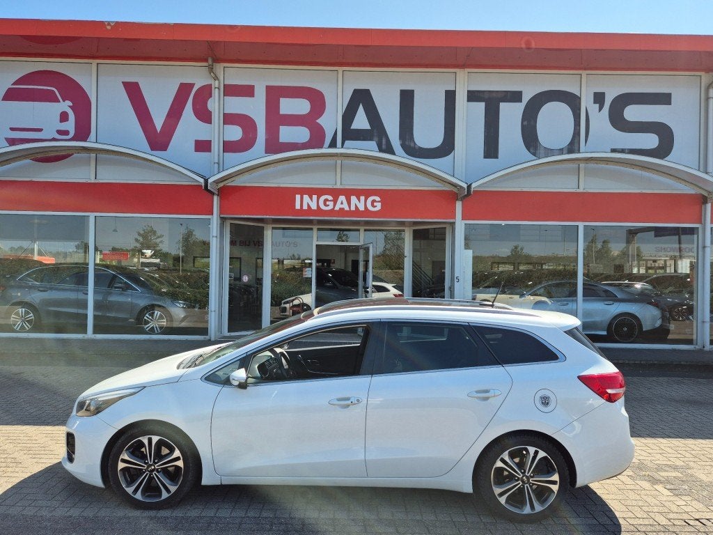 Kia CEED 1.6 CRDI GT-LINE PANO-DAK NAVI TREKHAAK CAMERA WINT, Auto's, 136 pk, Gebruikt, Euro 6, 4 cilinders