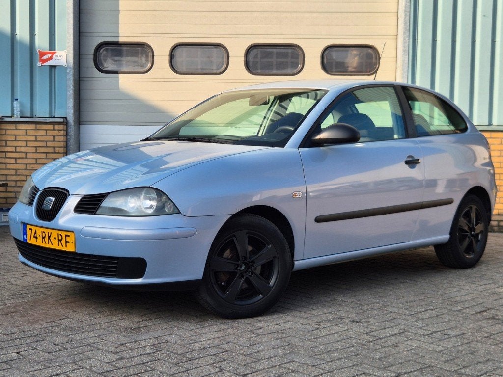 Seat IBIZA 1.4-16V REFERENCE, Voorwielaandrijving, 15 km/l, 4 cilinders, Blauw