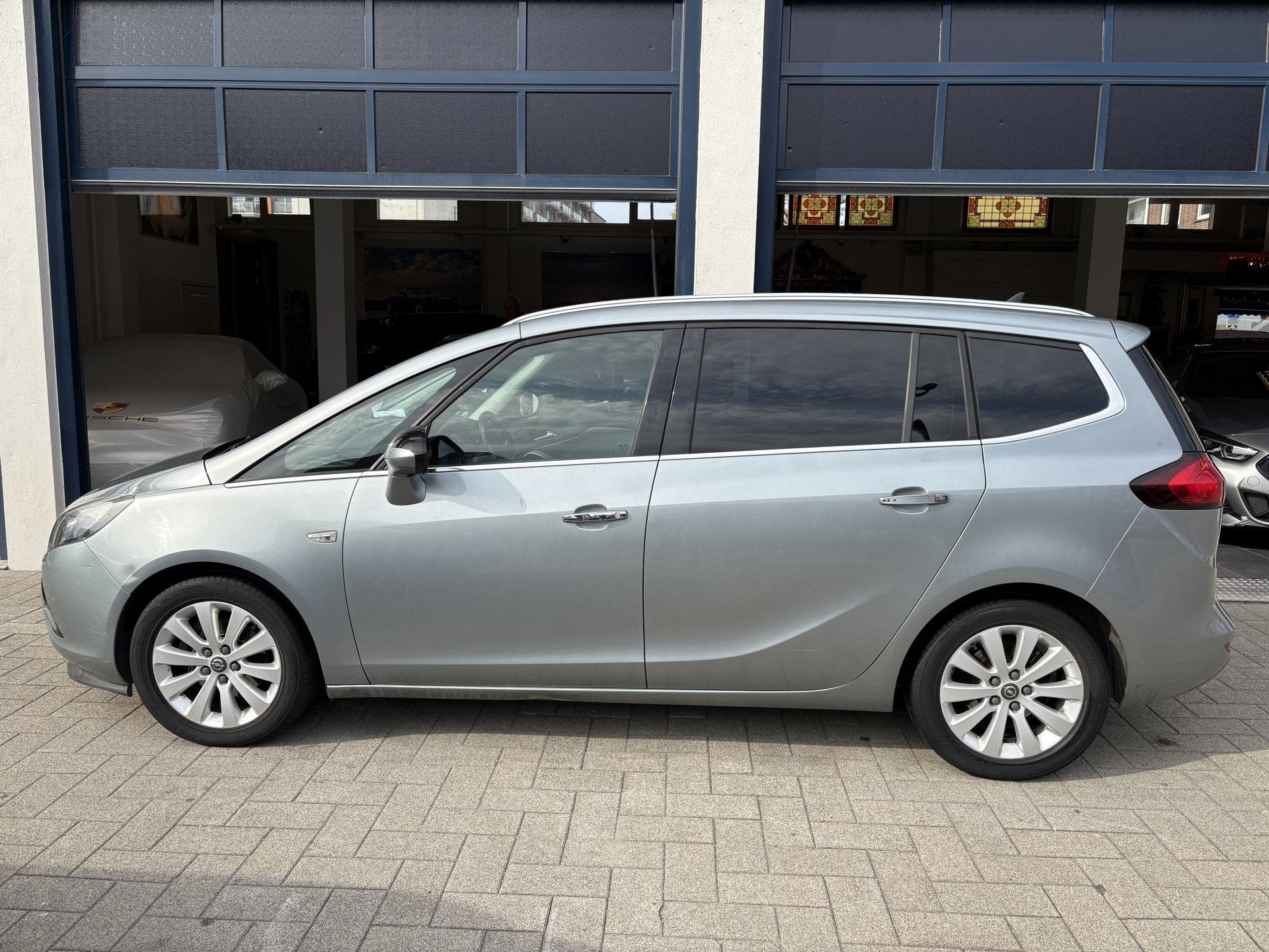 Opel Zafira Tourer 1.4 Cosmo 7-PERSOONS 7 PERSOONS/CLIMA/NAV, Euro 5, 15 km/l, Gebruikt, 4 cilinders