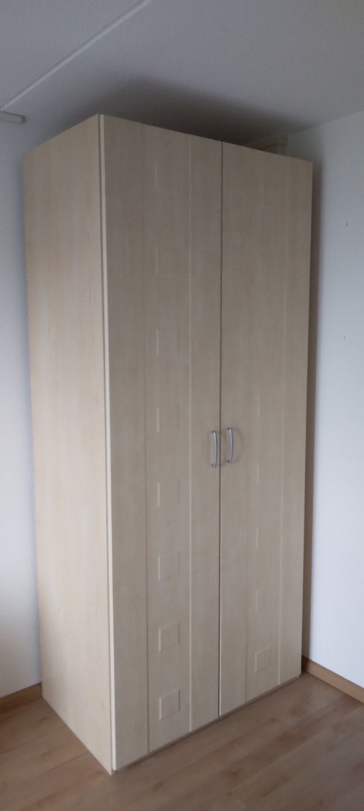 Kledingkast met hangruimte en plank, Huis en Inrichting, Kasten | Kledingkasten, Ophalen, Met deur(en), 200 cm of meer, 50 tot 100 cm