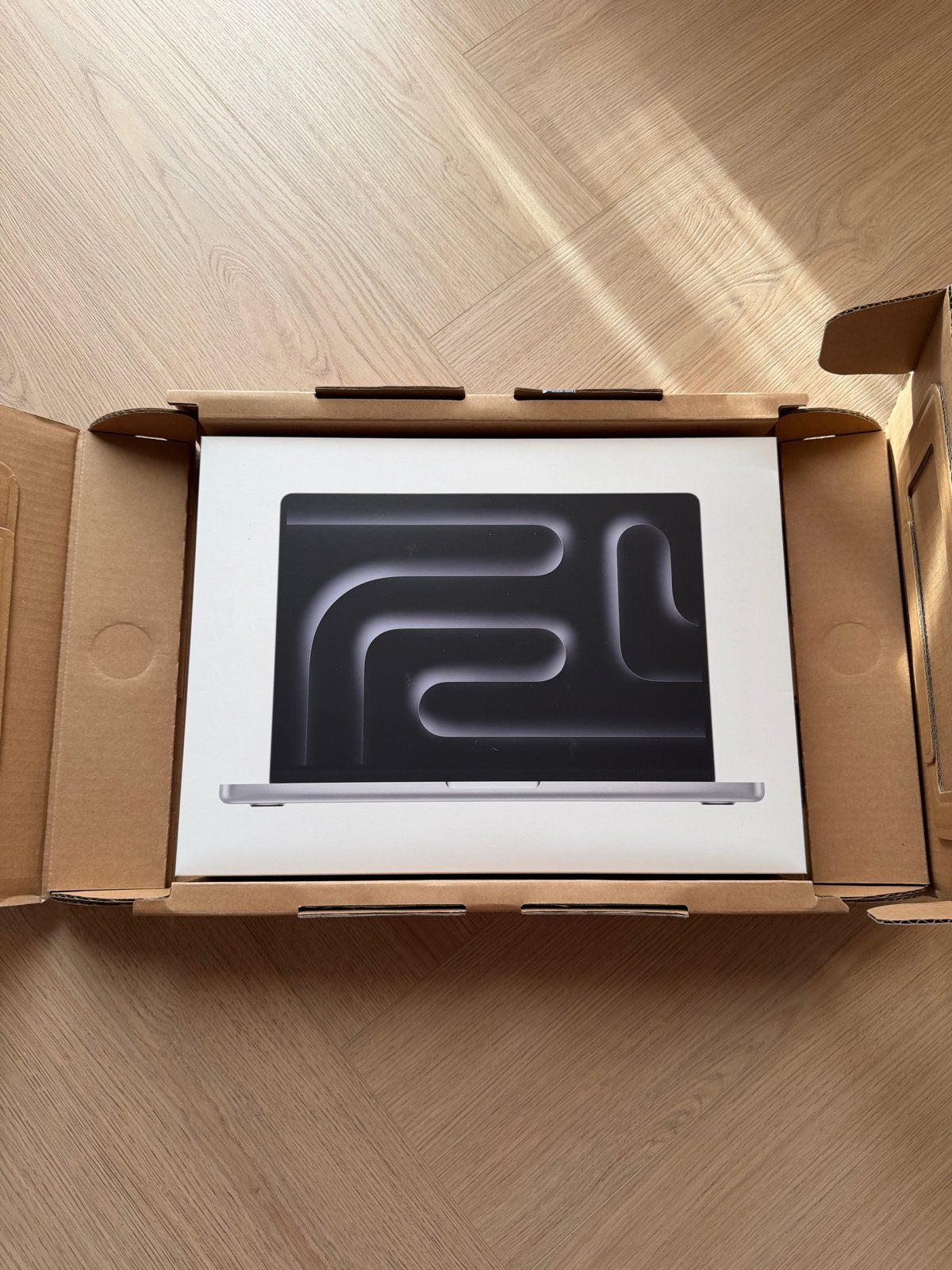 MacBook Pro M5 (2025) 14 inch - Nieuw in doos, 1 TB of meer, 13 inch, Nieuw, 3 tot 4 Ghz