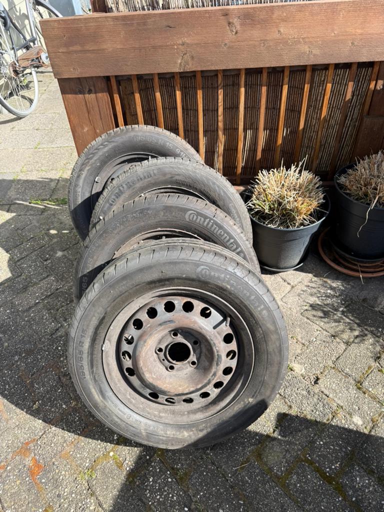4 Banden + velgen 195/65 R15, Ophalen, Gebruikt