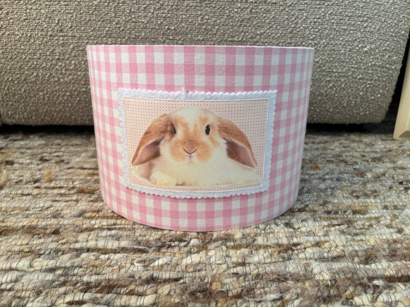 Lampenkap babykamer kinderkamer roze wit ruit konijn, Rond, Ophalen of Verzenden, Zo goed als nieuw, 30 cm