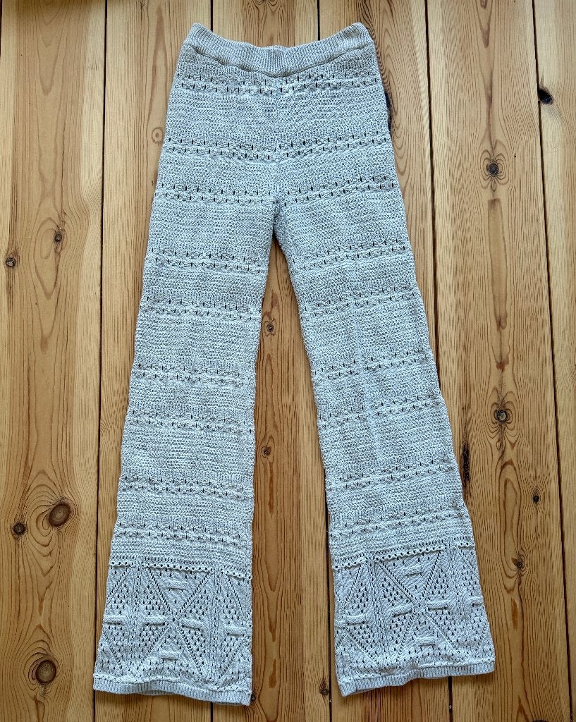 Emotions Broek - Gebreid Flared - Beige - maat 36 / Small, Beige, Ophalen of Verzenden, Zo goed als nieuw, Maat 36 (S)