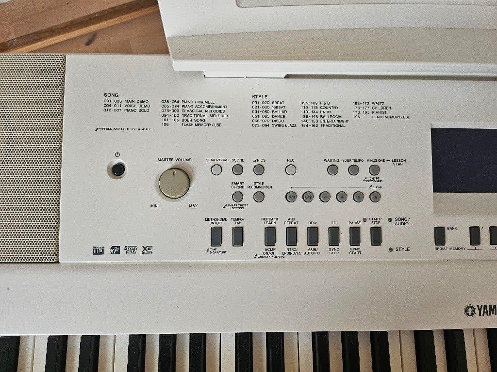 Keyboard, Muziek en Instrumenten, Keyboards, Met standaard, Ophalen, Overige merken, 61 toetsen