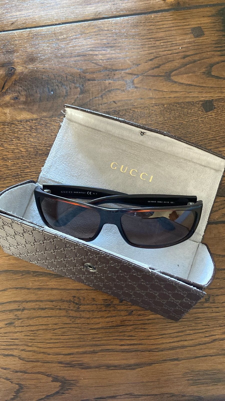 Gucci Zonnebril GG 1001/S - Zo goed als nieuw, Ophalen of Verzenden, Zo goed als nieuw, Zwart, Zonnebril