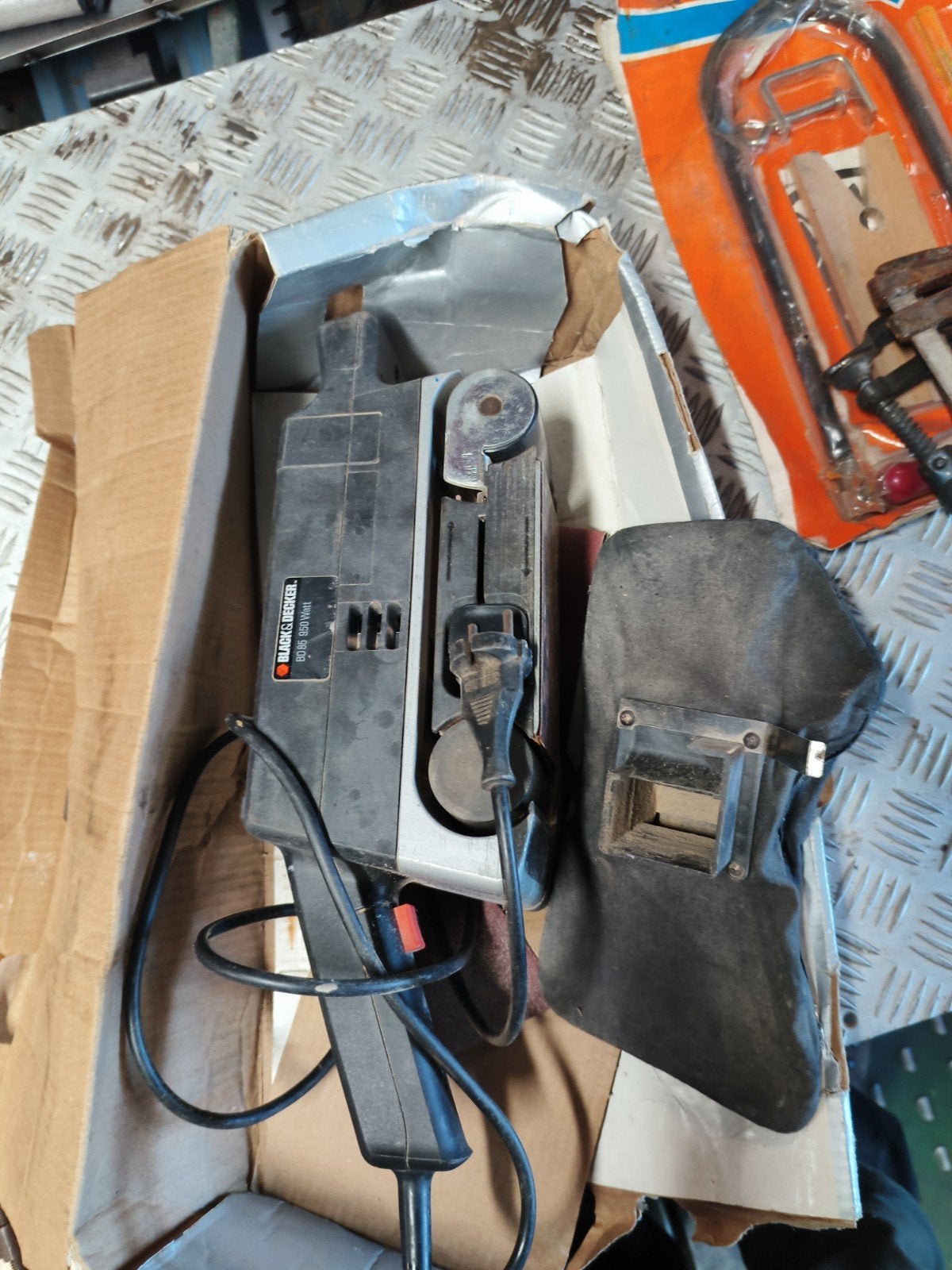Black & Decker Bandschuurmachine BD85 75mm 950W, Ophalen of Verzenden