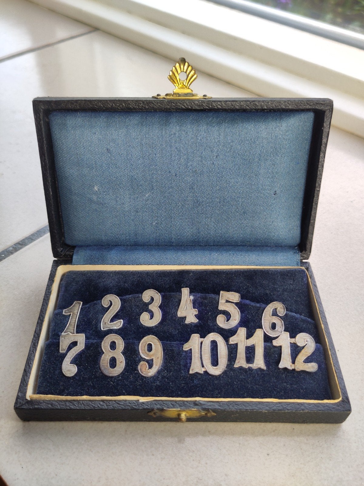 Antieke Zilveren Tafelnummers / Wijnglasmarkers (1-12), Antiek en Kunst, Ophalen of Verzenden