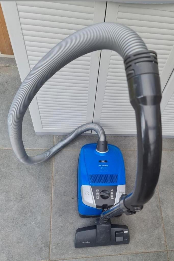 miele S6210 stofzuiger, Witgoed en Apparatuur, Stofzuigers, Ophalen, Gebruikt, 1600 tot 2000 watt