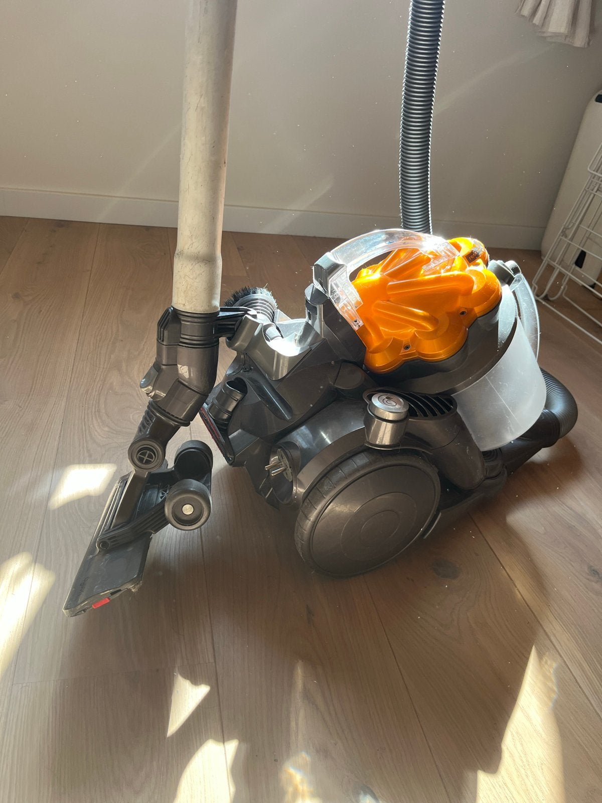 Dyson DC19 Sledestofzuiger - Krachtige stofzuiger, Ophalen, Gebruikt, 1600 tot 2000 watt, Dyson