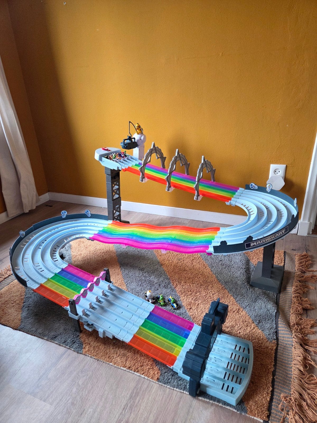 Hot Wheels Mario Kart Regenboogbaan met 8 auto's, Ophalen, Racebaan, Zo goed als nieuw, Hot Wheels