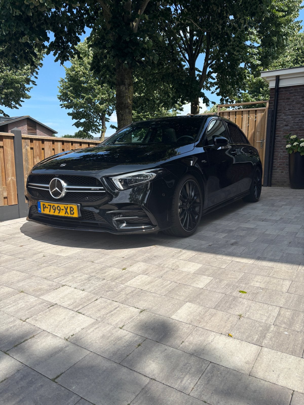 Mercedes A-klasse A35 AMG 4MATIC|PANO|BURMESTER|MULTIBEAM, Automaat, 1800 kg, 4 cilinders, Zwart