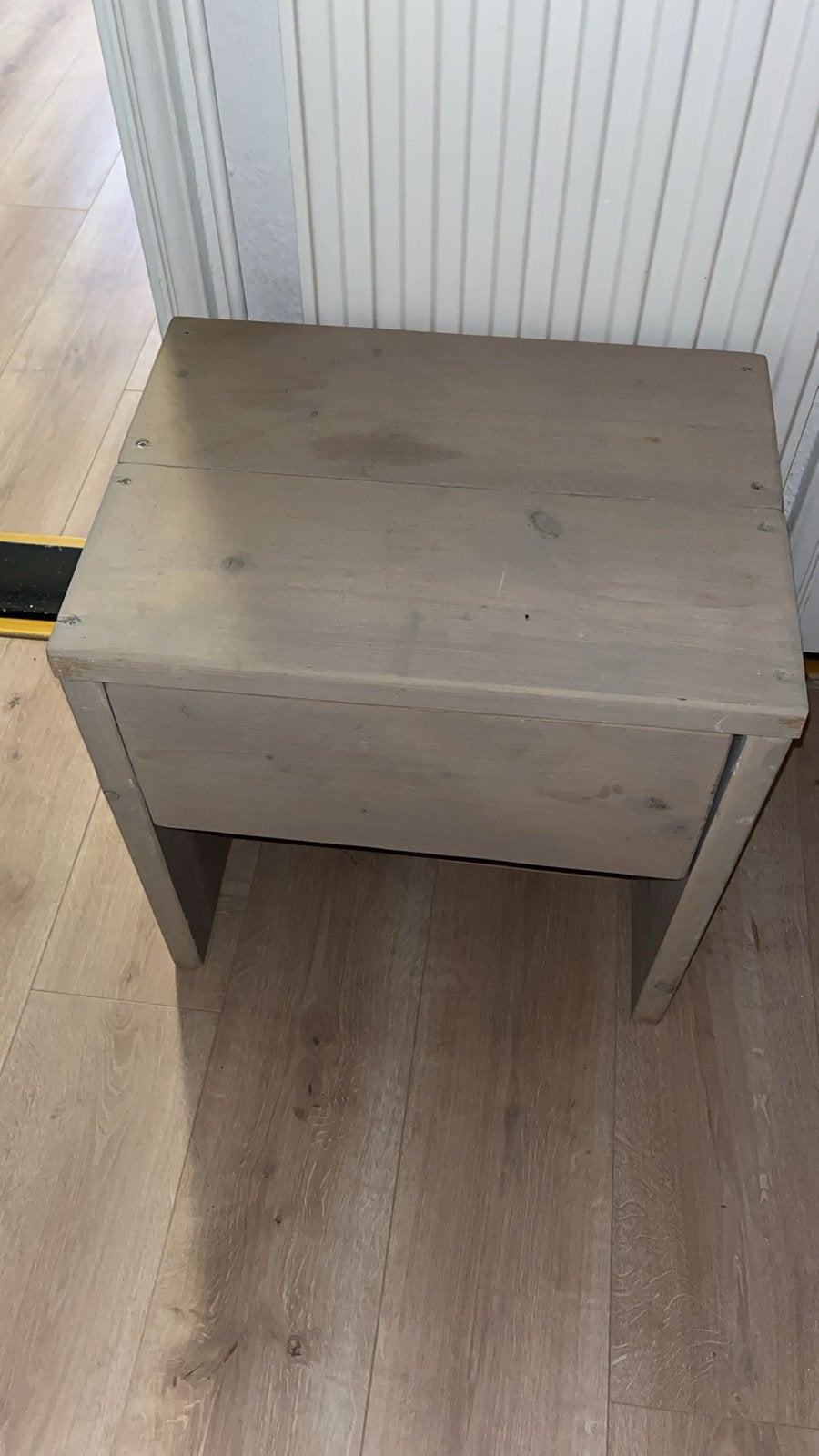 Houten nachtkastje met lade, Huis en Inrichting, Ophalen, Minder dan 50 cm, Gebruikt, 1 of 2 laden