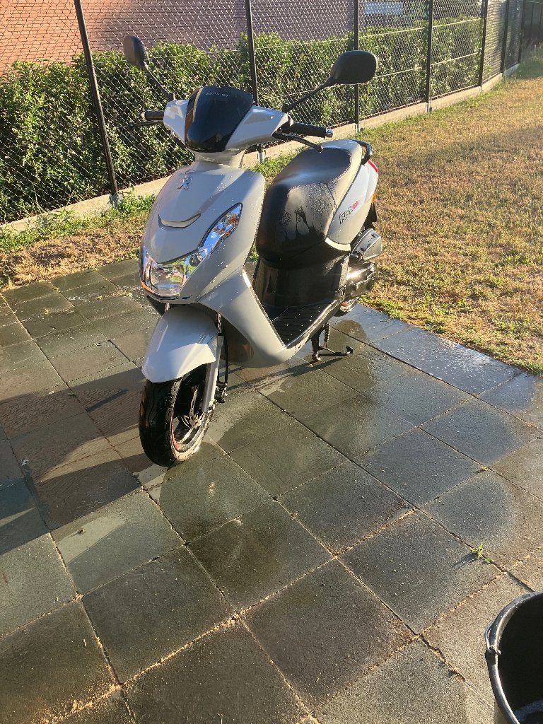 Peugeot Kisbee 2020 4t injectie 9265km 45 km/h, Ophalen, Gebruikt, Overige modellen, Maximaal 45 km/u