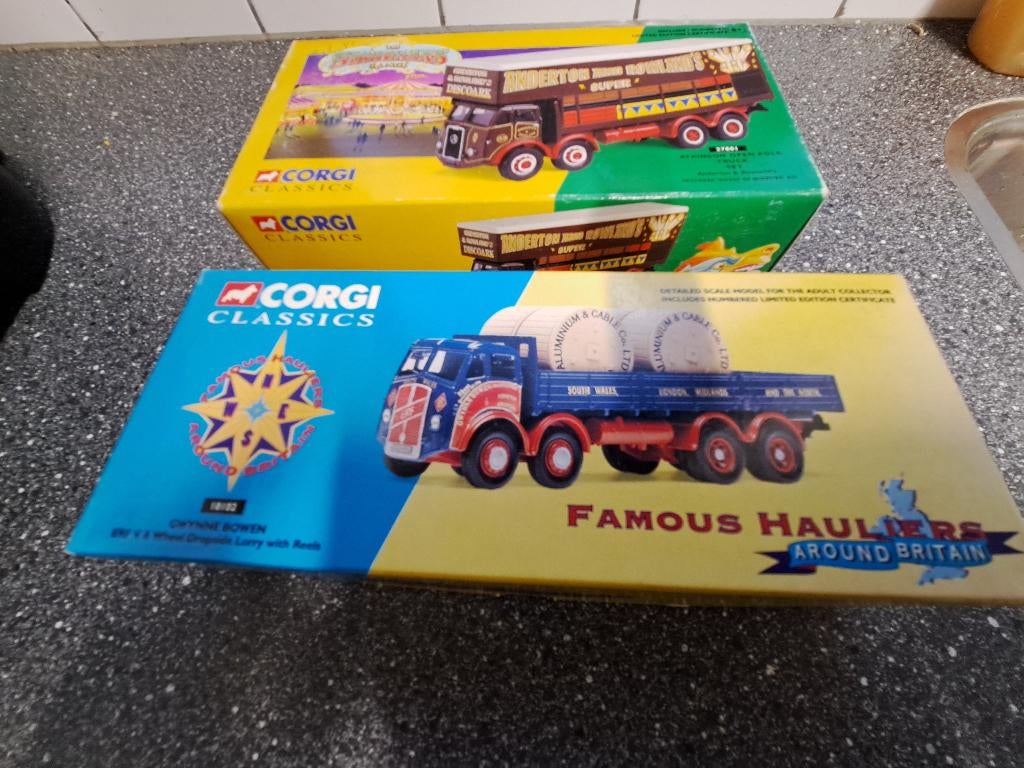 2 vrachtwagens van Corgi toys, Ophalen of Verzenden, Nieuw, Bus of Vrachtwagen, Corgi