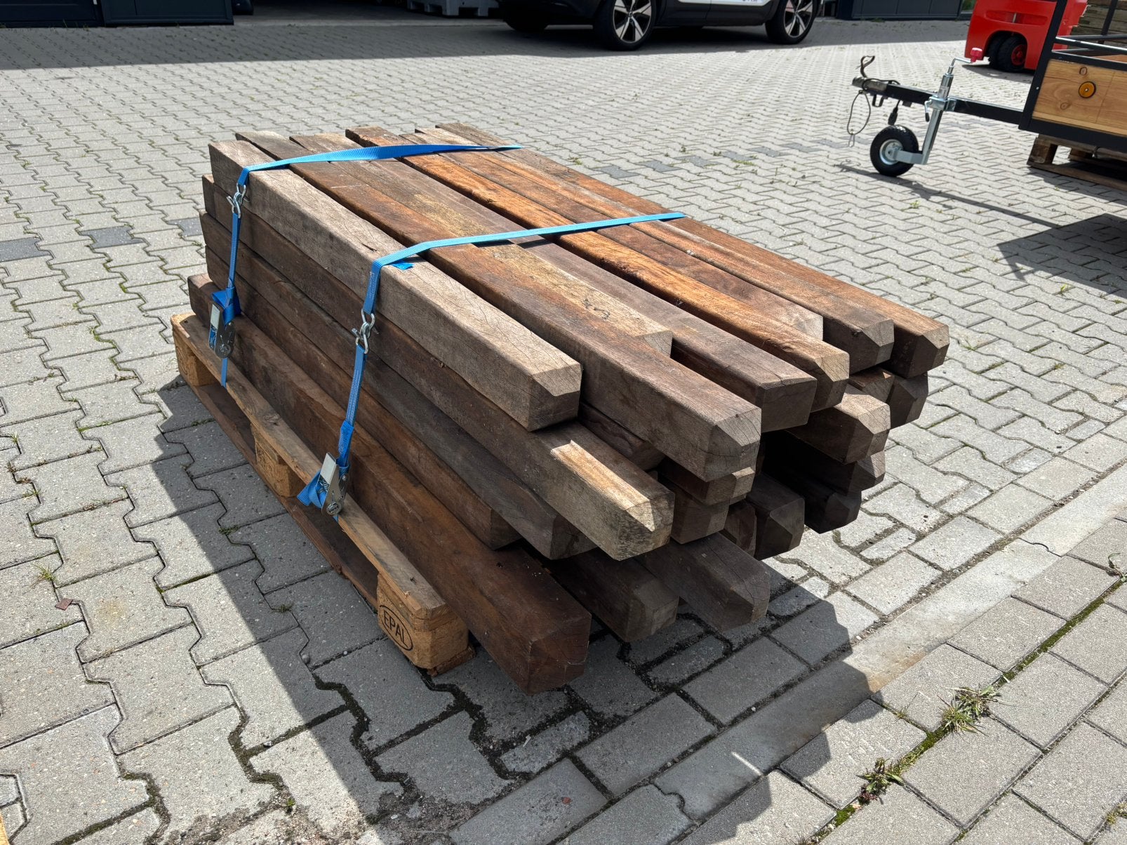 Partij zware hardhouten palen / balken, gebruikt, Ophalen, Gebruikt, 50 mm of meer, Pallet