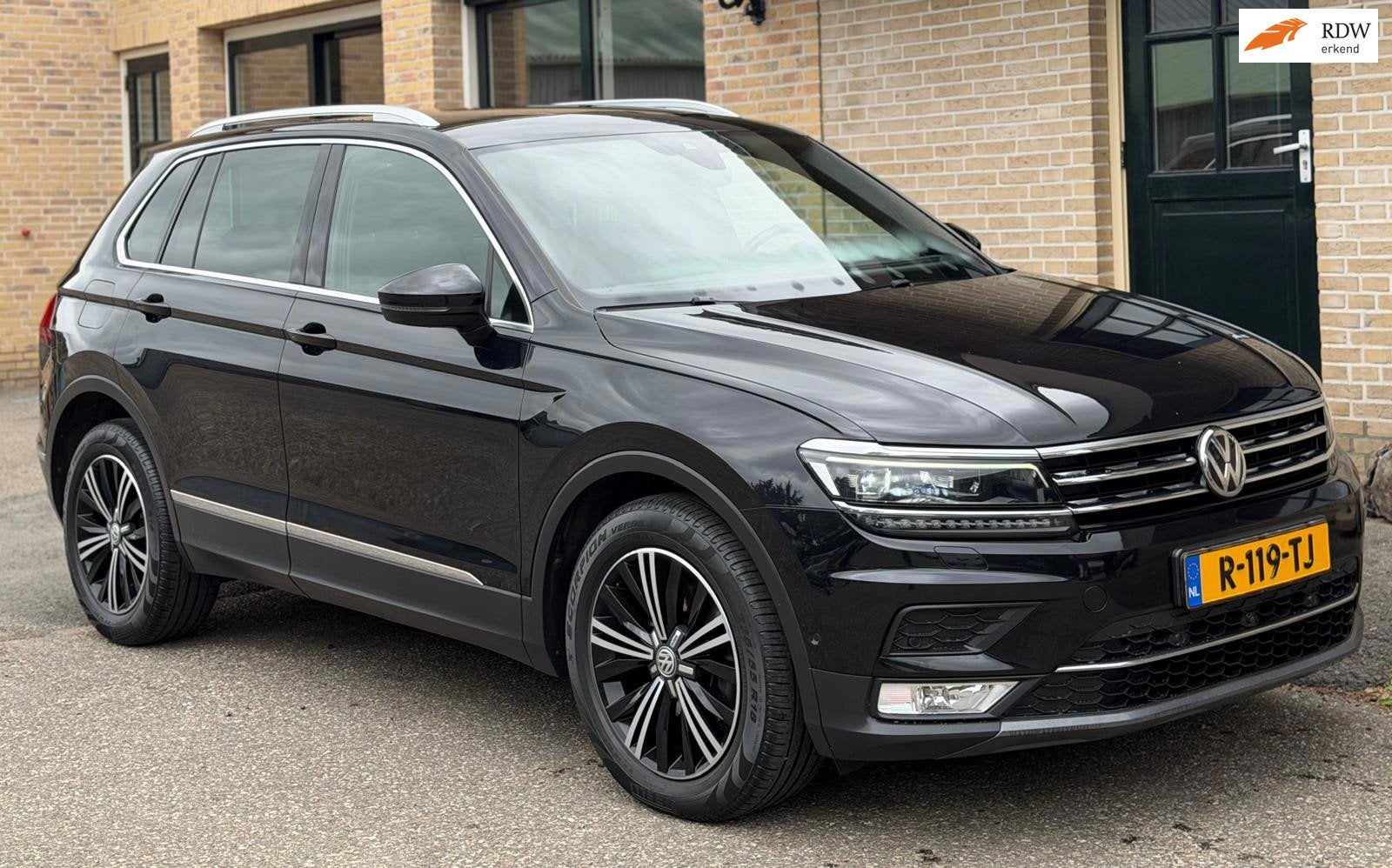 Volkswagen Tiguan 1.4 TSI ACT Business R| VIRTUAL| 360 CAM|, Auto's, Dealer onderhouden, Automatische klimaatregeling, Euro 6