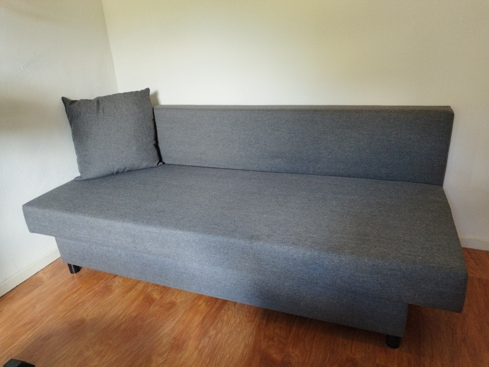 Grijze slaapbank met opbergruimte, Ophalen, Gebruikt, Tweepersoons, 140 cm