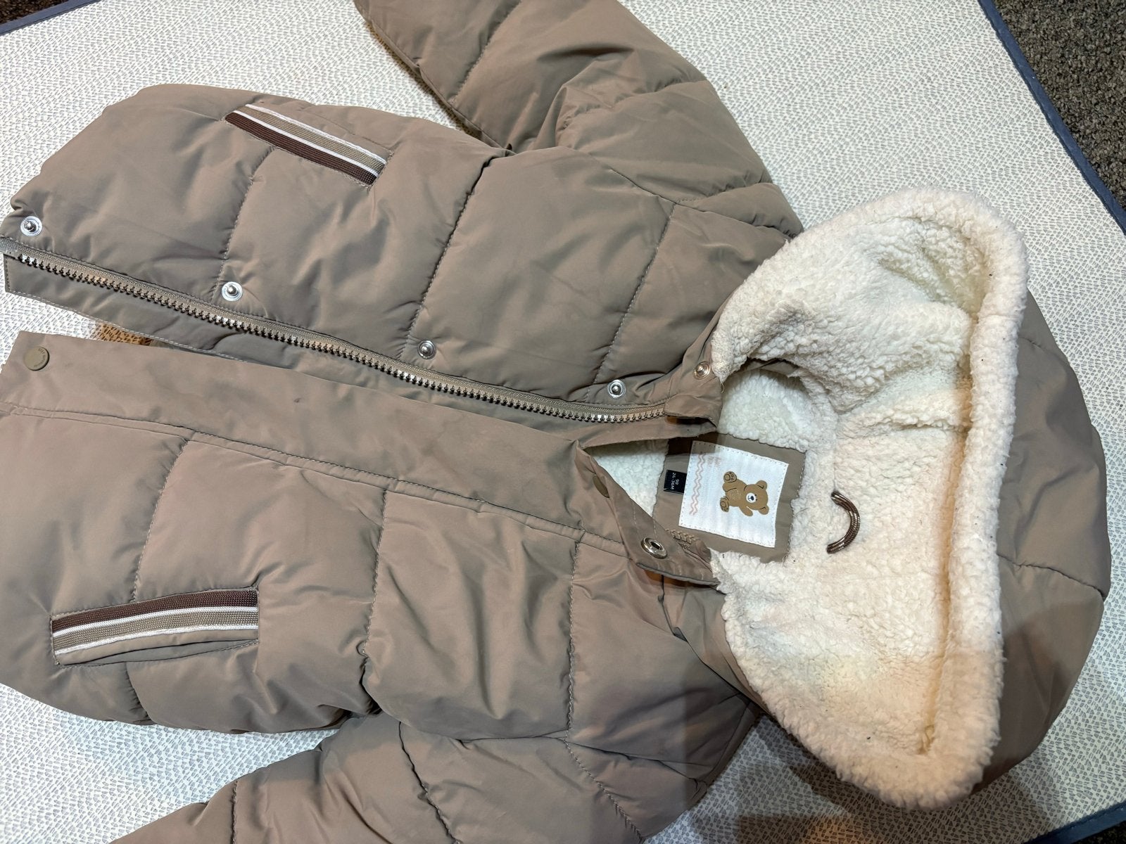 Warme winterjas, maat 98 - Bruin met teddy voering., Kinderen en Baby's, Ophalen of Verzenden, Zo goed als nieuw, Jongetje of Meisje