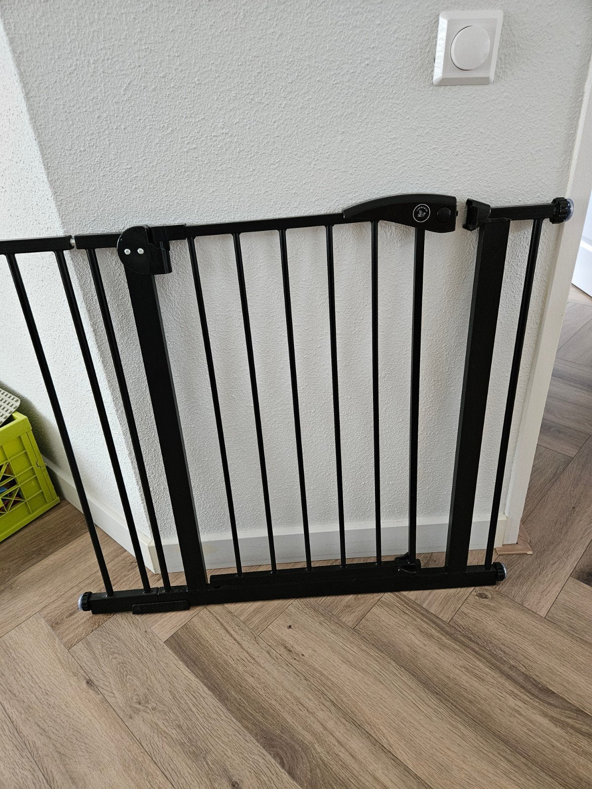Zwart metalen veiligheidshekje voor kinderen of huisdier, Ophalen, 100 tot 115 cm, Zo goed als nieuw, Klemhekje