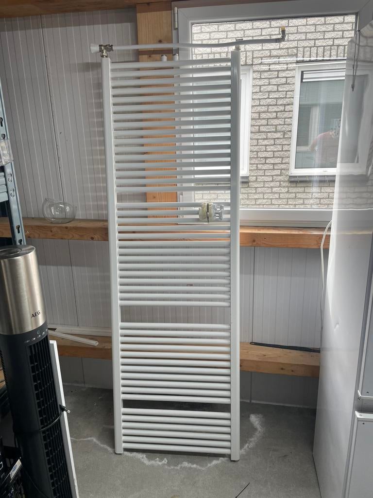 Design radiator, Doe-het-zelf en Verbouw, Ophalen, Radiator, Zo goed als nieuw, 60 tot 150 cm