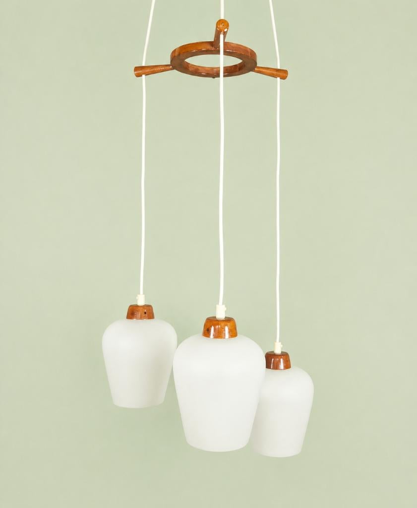 Vintage Scandinavisch hanglamp - Teak & Opaalglas - Jaren 50, Huis en Inrichting, Lampen | Hanglampen, -, -, Ophalen of Verzenden