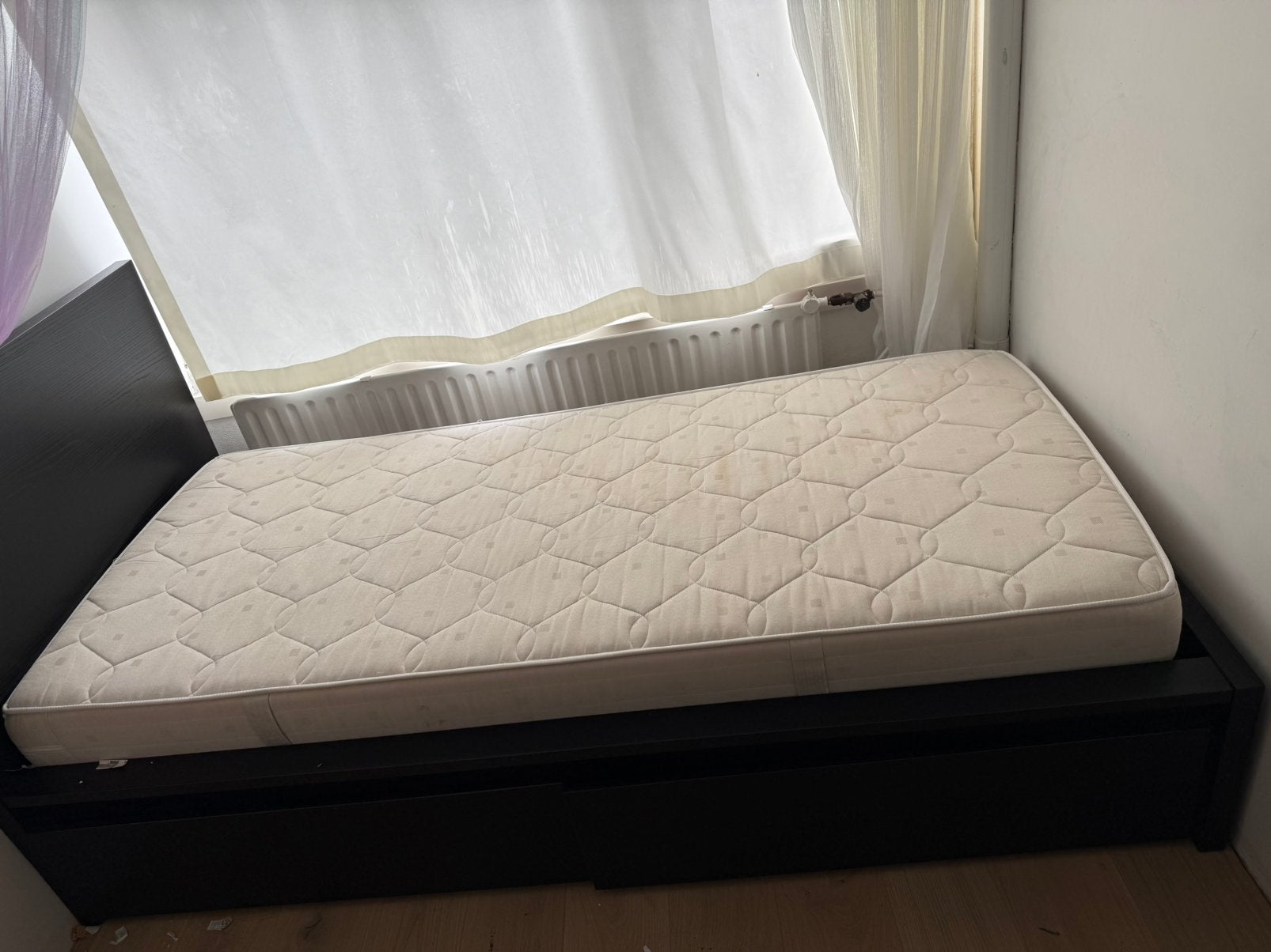 İkea bed met matras, Gebruikt, 90 cm, Eenpersoons, Zwart