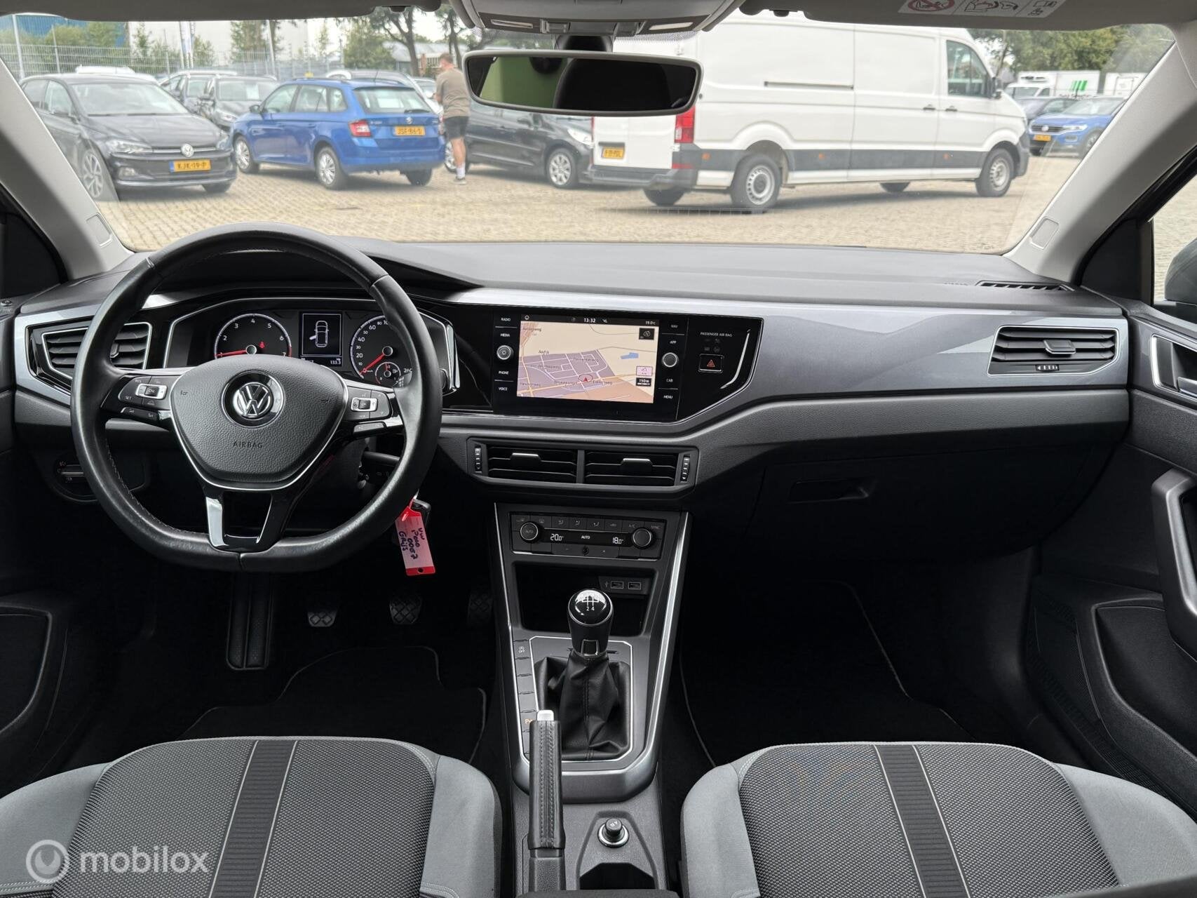 Volkswagen Polo 1.0 TSI R-Line LED | NAVI | CARPLAY, Auto's, Voorwielaandrijving, Gebruikt, 95 pk, Bedrijf