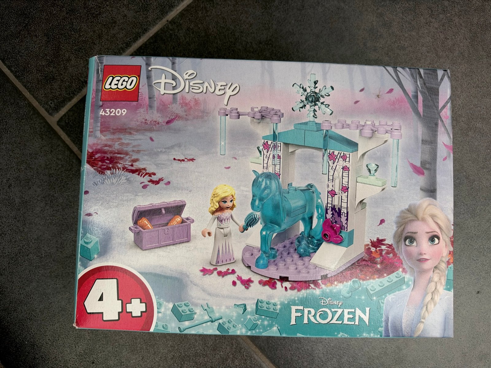 LEGO Disney Frozen Elsa en de Nokk's IJsstal (43209), Ophalen of Verzenden, Zo goed als nieuw, Overige merken