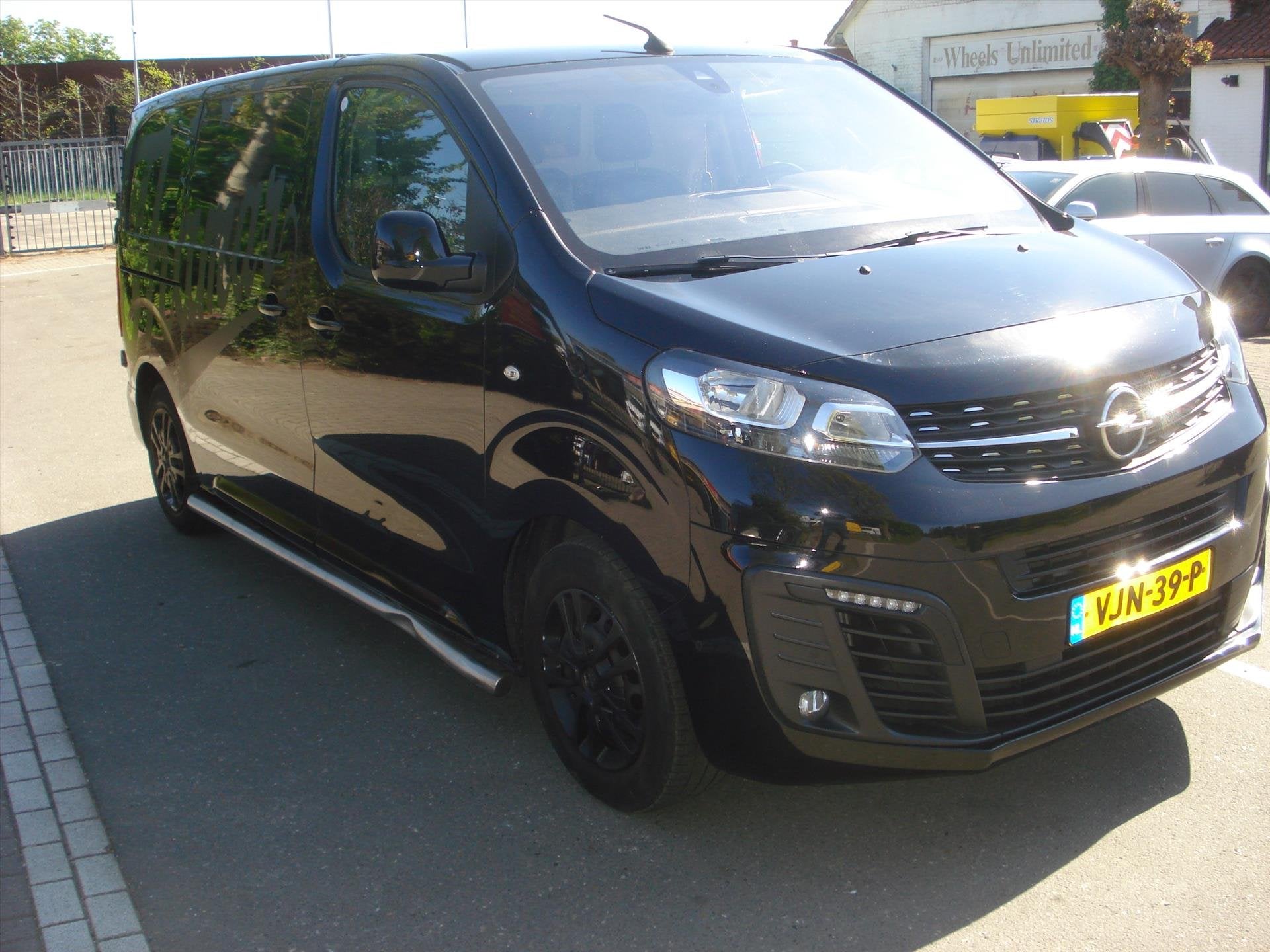Opel Vivaro LICHTE RECHTER ACHTER SCHADE 1.5 D 120pk L2H1, Auto's, Voorwielaandrijving, 1556 kg, Stof, Gebruikt