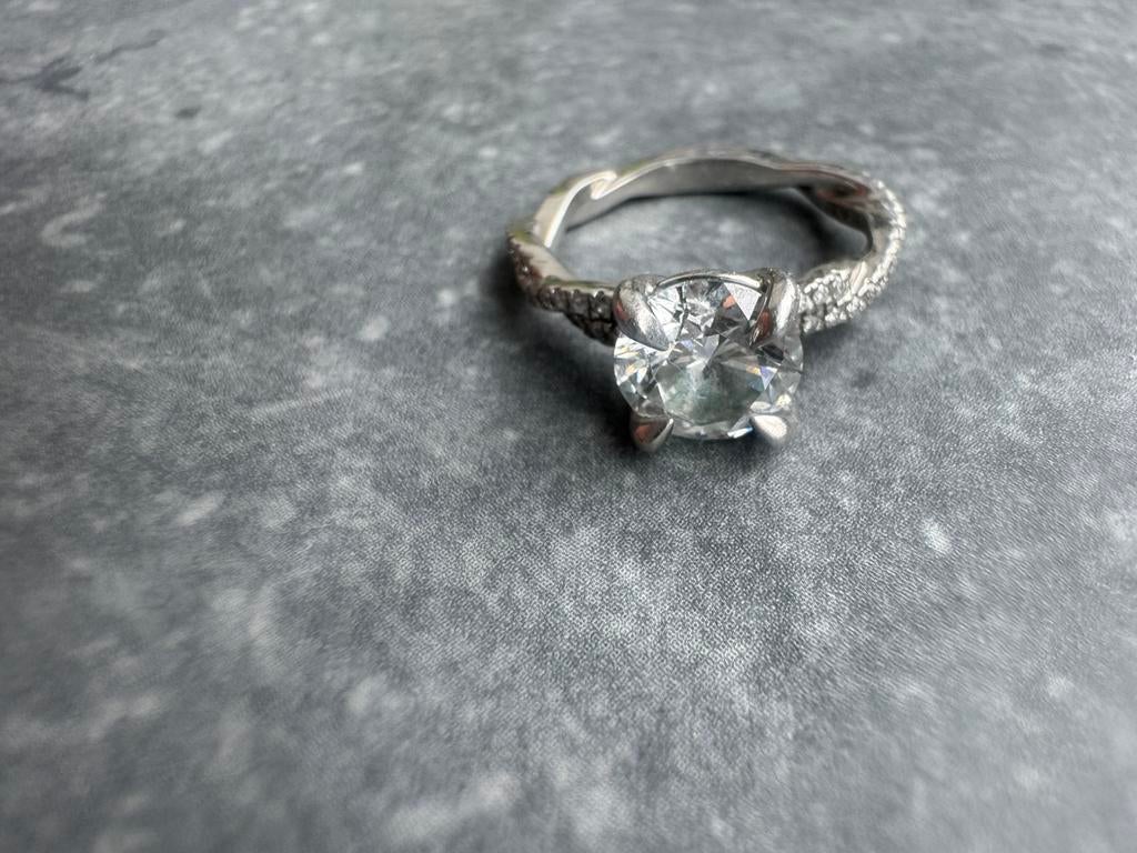 Exclusieve Platina Diamanten Verlovingsring - 1.70 Karaat, Overige materialen, Verzenden, Nieuw, Kleiner dan 17