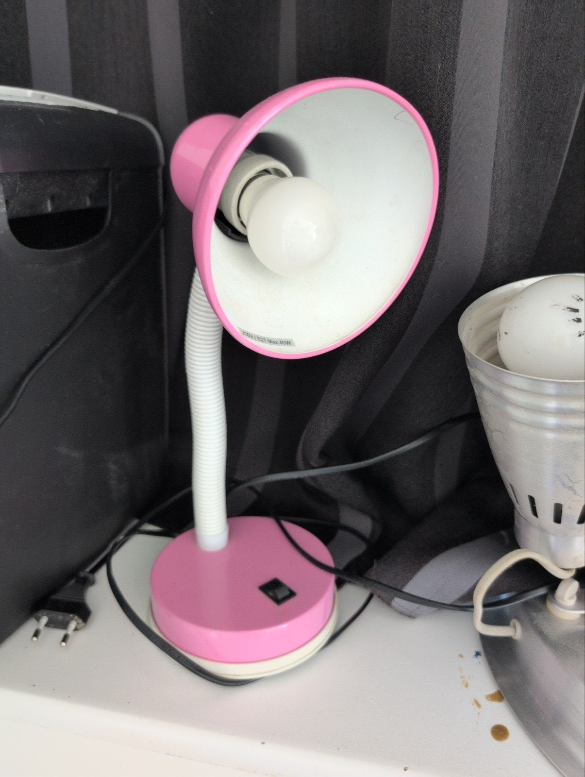 Roze bureaulamp met flexibele hals, Ophalen, Gebruikt
