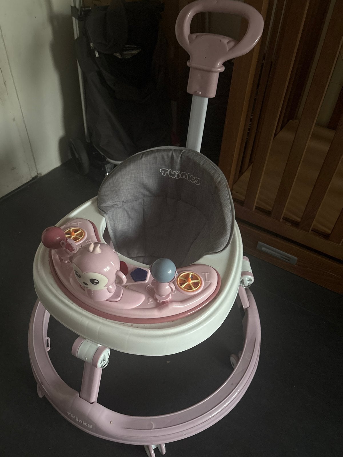 Roze Loopstoel met Duwstang, Ophalen, Gebruikt
