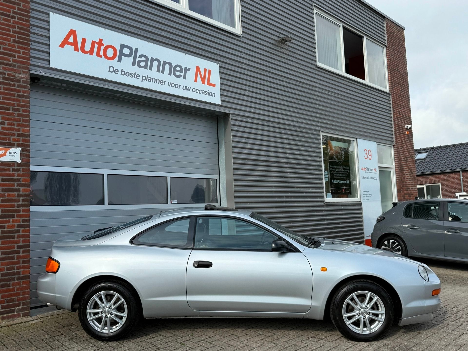 Toyota Celica 1.8i Limited! Leder! Schuifdak! Nwe APK!, Auto's, Toyota, Gebruikt, Zwart, 4 cilinders, Handgeschakeld