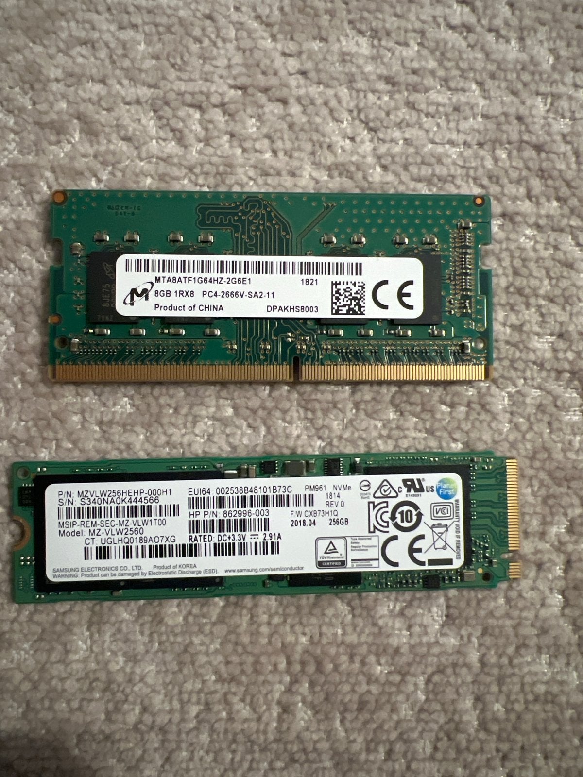 RAM Geheugen (8GB DDR4) en SSD (256GB NVMe), Computers en Software, Gebruikt, Server, DDR4, 8 GB