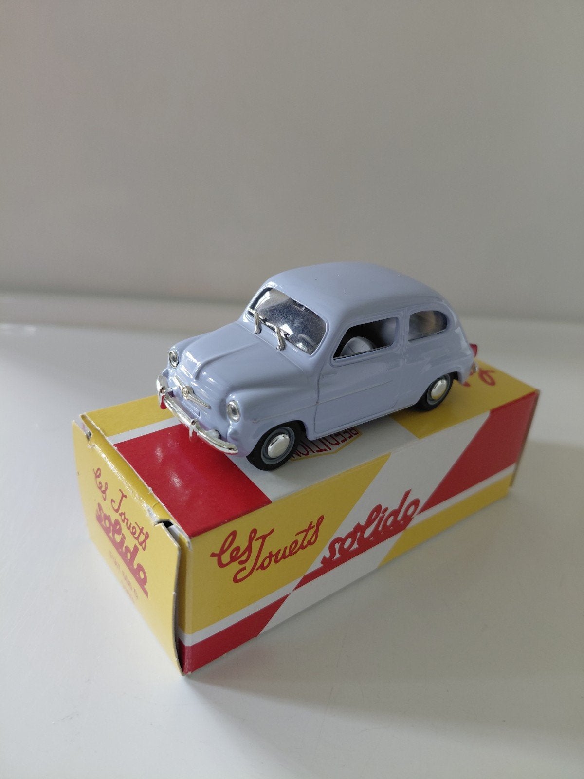 Fiat 600 D 1/43, Ophalen of Verzenden, Zo goed als nieuw, Auto, Solido