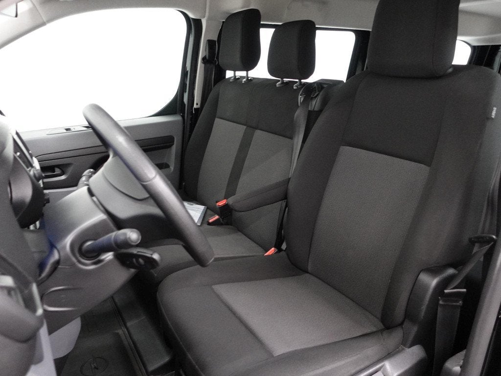 Opel Vivaro-e Combi L3H1 75 kWh 9-persoons PERSONENBUS Airco, Auto's, Opel, Overige carrosserieën, 110 €/maand, 329 km, Zwart