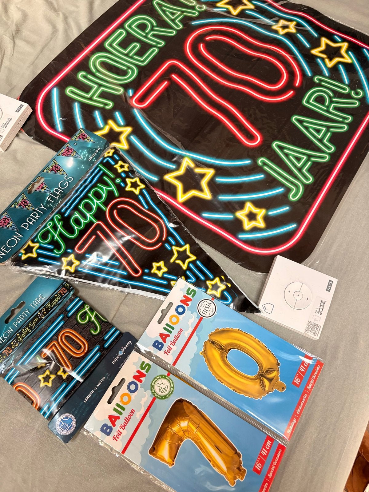 Feestpakket 70 jaar: Hoera 70 Jaar! Neon Party Decoratie, Ophalen of Verzenden, Nieuw, Versiering, Verjaardag