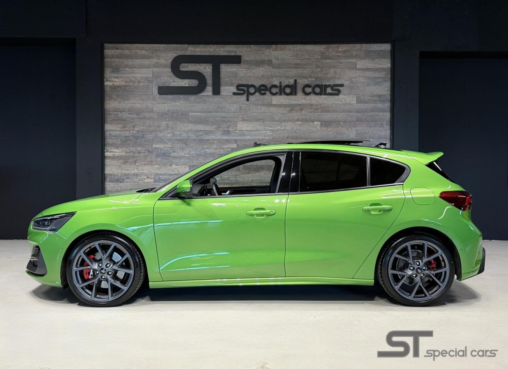 Ford Focus 2.3 EcoBoost ST-X|Performance Pack|Full, Gebruikt, Zwart, 4 cilinders, Met garantie (alle)