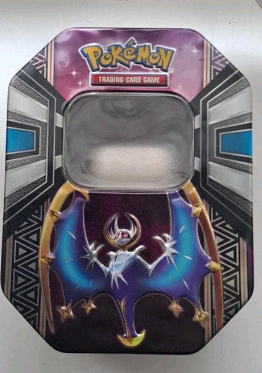 Pokémon blik / tin box – Lunala – Sun & Moon serie, Ophalen of Verzenden, Zo goed als nieuw, Boosterbox, Foil