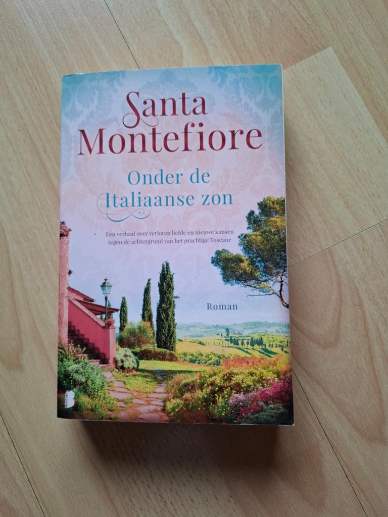 Santa Montefiore Onder de Italiaanse zon, Ophalen of Verzenden, Zo goed als nieuw