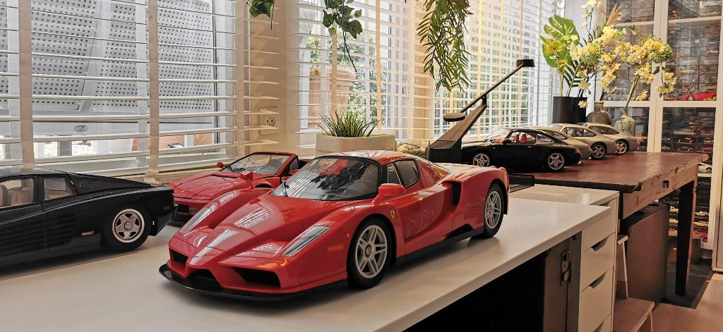 Ferrari Enzo schaal 1:7, Gebruikt, Auto, Room 509, 5/F, Building 2, No. 1 Chuanye Road,, Meijiaxin Toys Co., Limited