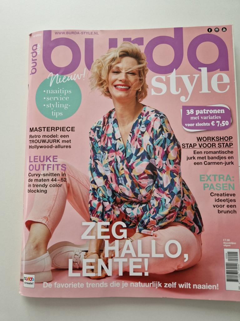 Burda Style april 2022 oa Hollywood bruidsjurk, Ophalen of Verzenden, Vrouw, Burda