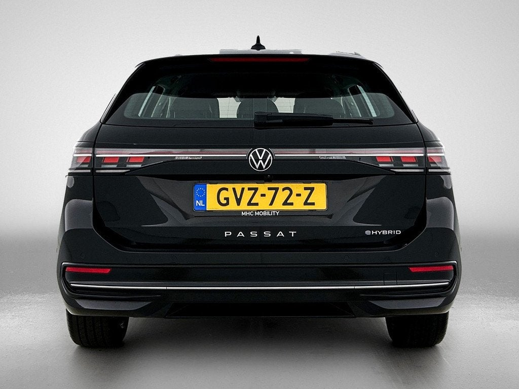 Volkswagen Passat Variant 1.5 eHybrid Elegance Business | As, Automaat, 4 cilinders, 150 pk, Zwart