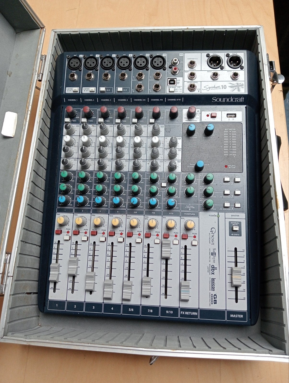 Soundcraft Signature 10 Mengpaneel in Flightcase, Ophalen of Verzenden